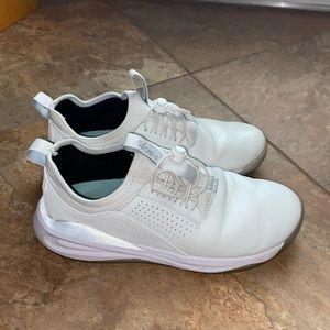 Clove Brilliant White Nursing shoes!